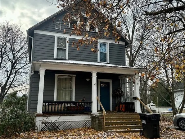 633 W Martin St, East Palestine, OH 44413
