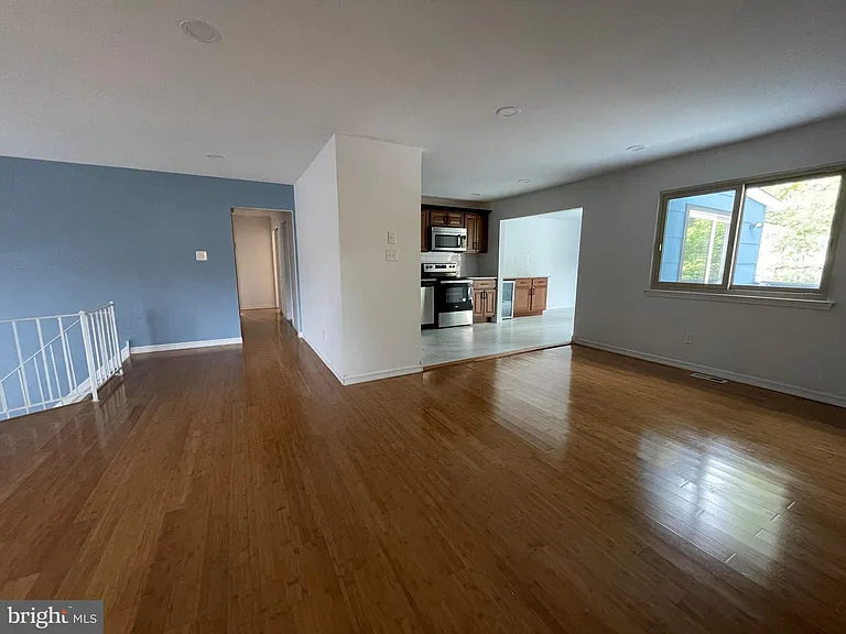 802 Salem Ct — Photo 14