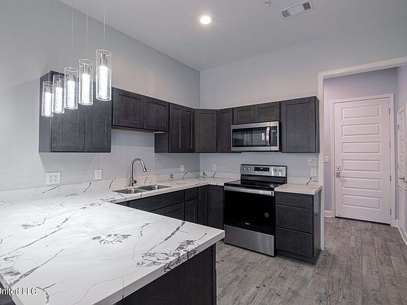 4th image of 225 Winter Garden Dr #A2