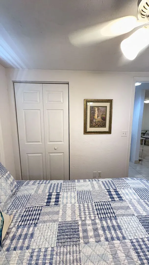 Fully Furnished One Bedroom Long Term Beach Apartment for Rent — Photo 4
