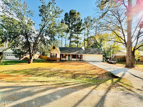 3rd image of 126 Bent Creek Dr