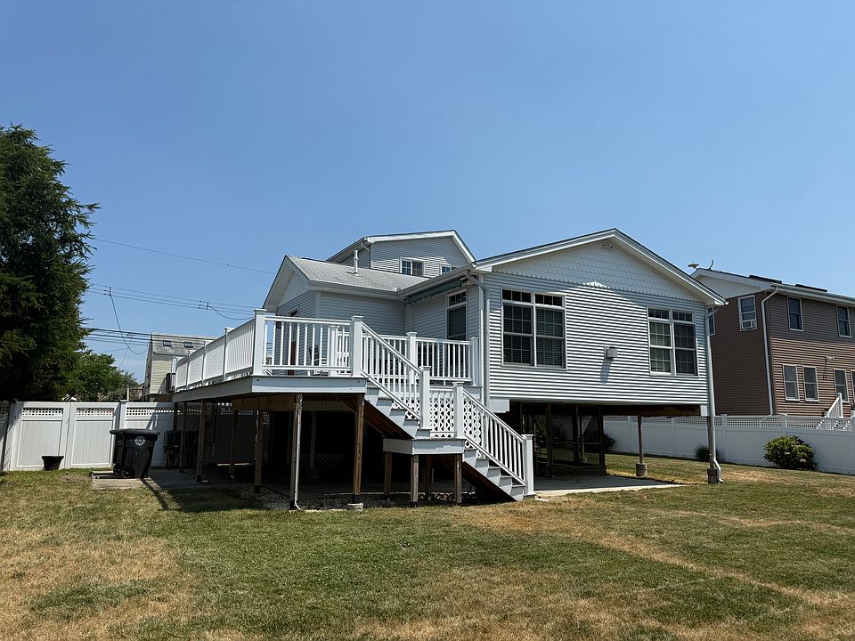2nd image of 30 Cooper Ave