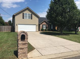 1717 Chris Dr, La Vergne, TN 37086