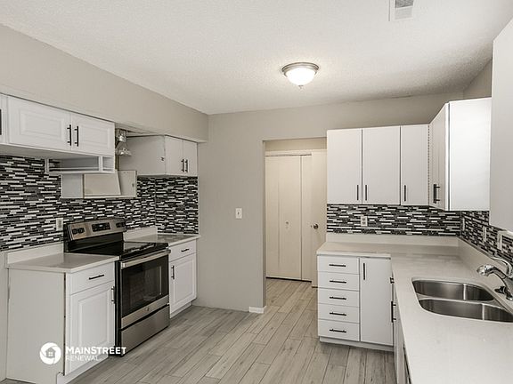 5th image of 3426 W 52nd St