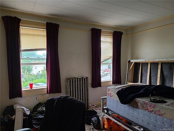 5th image of 62 Montgomery St