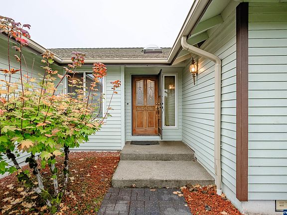 4th image of 523 Suncrest Ave NW