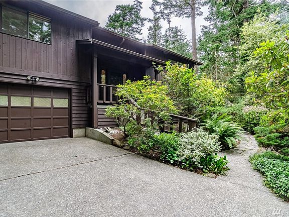 2nd image of 698 Cathedral Dr