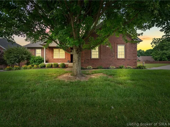 2000 Sterling Oaks Drive, Sellersburg, IN 47172