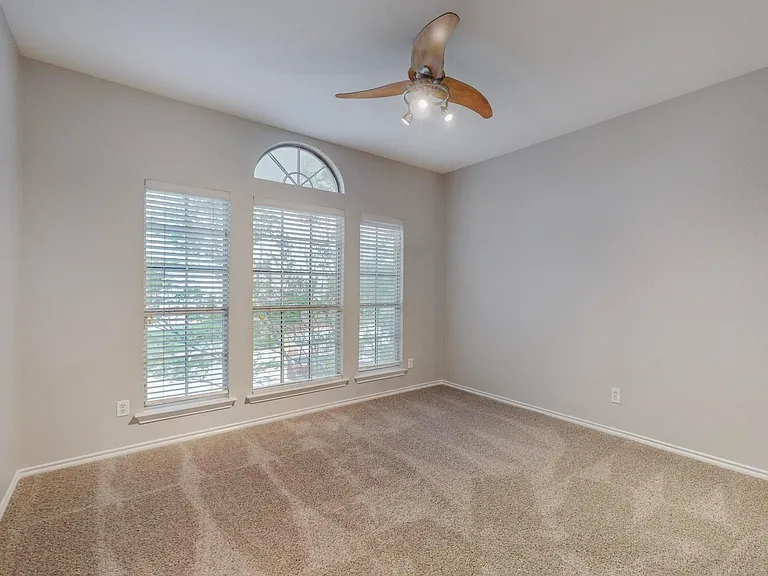 4134 Petersburg Dr — Photo 28