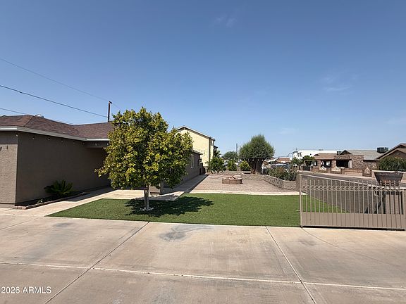 3rd image of 1309 W Apache Street
