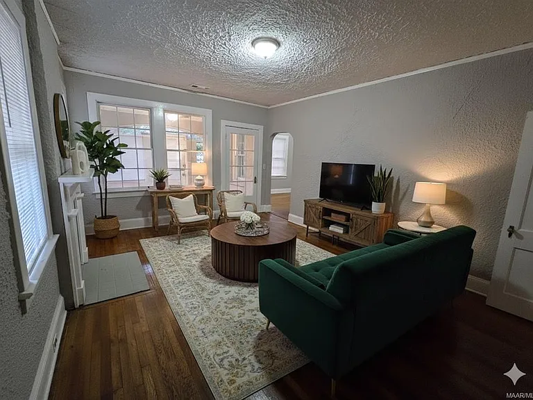 3256 Montezuma Rd — Photo 2