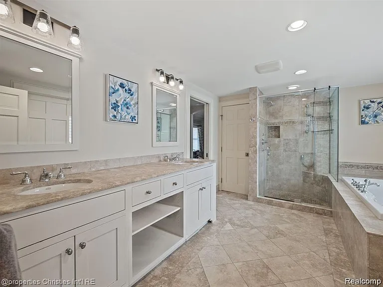 731 S Bates St — Photo 26