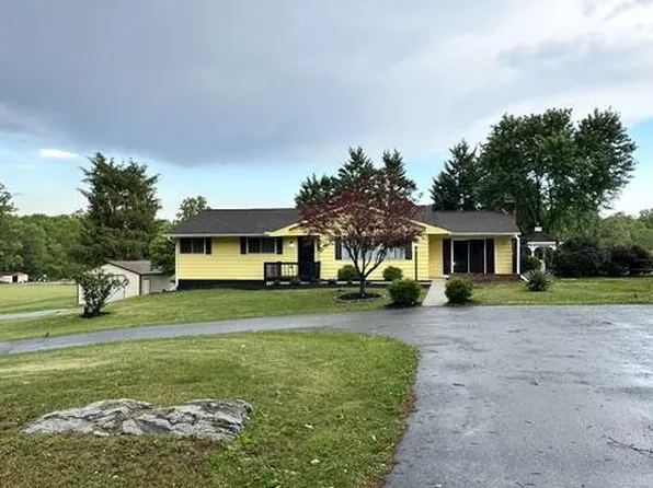 11244 Apple Harvest Dr, Inwood, WV 25428