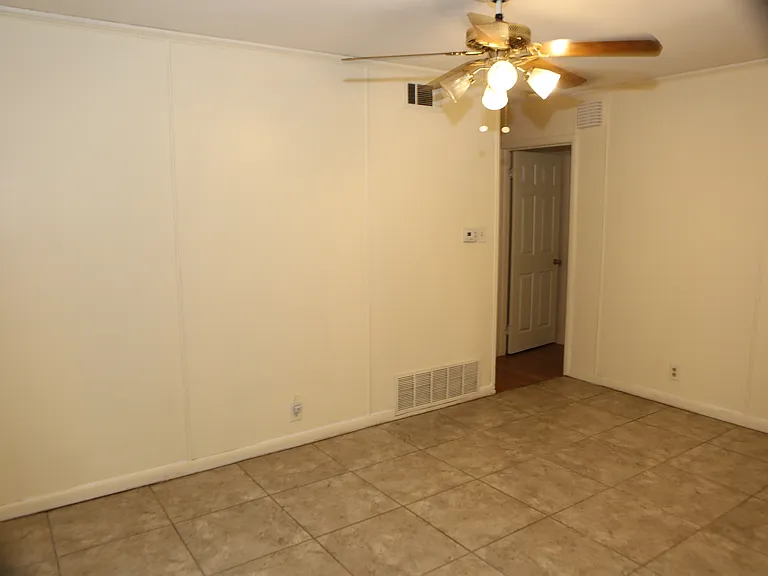 1301 Bandera Ln — Photo 16