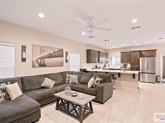 5th image of 2321 Cove Real Dr