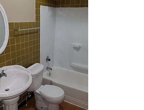 4th image of 8912 Ramona Ave
