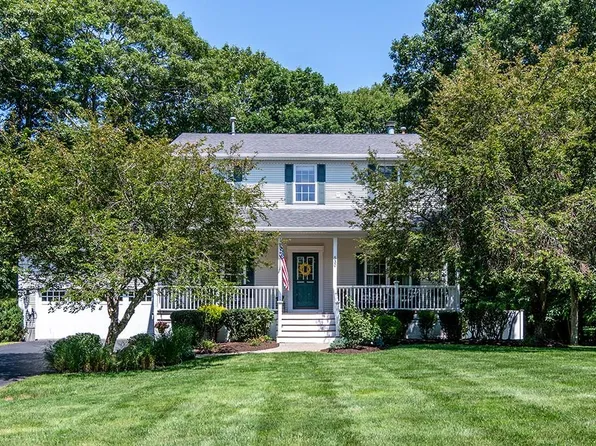 530 Westmoreland Ln N, Kingstown, RI 02874