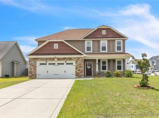 1618 Seattle Slew Ln, Hope Mills, NC 28348