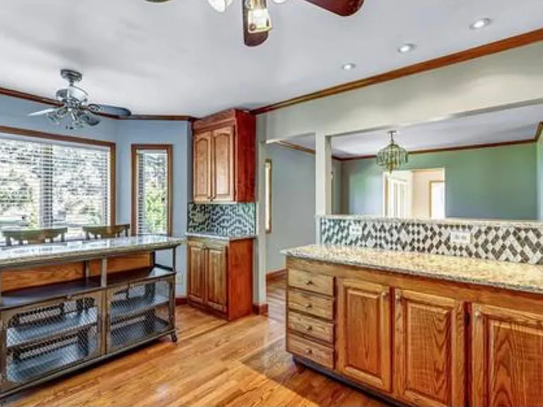 6101 Hampton Meadows Ln — Photo 9