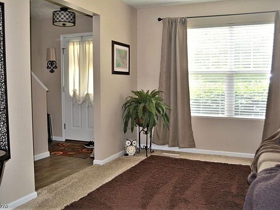 2nd image of 5623 Saint Thomas Ln #75