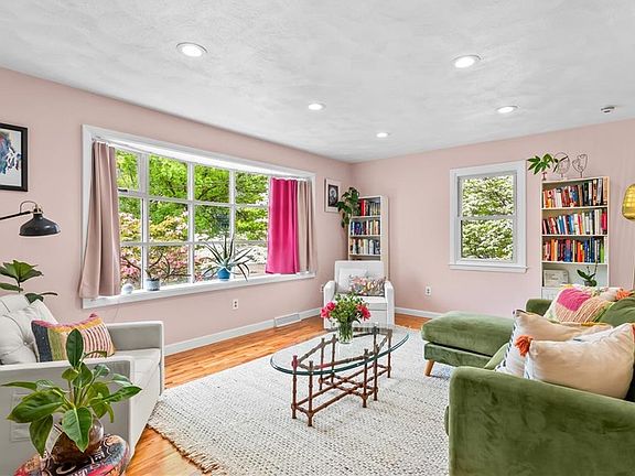 5th image of 475 Elmgrove Ave
