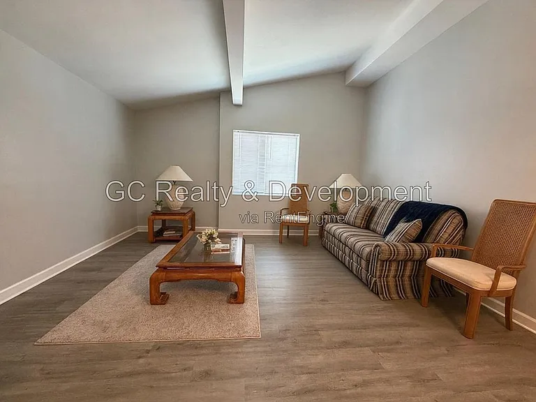 17 N Hillside Ave #6 — Photo 2