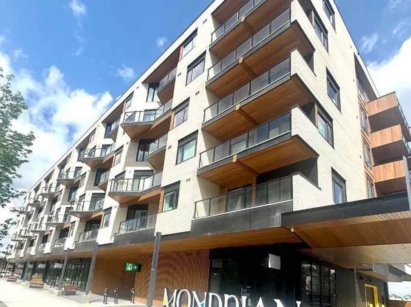 8370 Broadcast Ave SW #205, Calgary, AB T3H 3V6