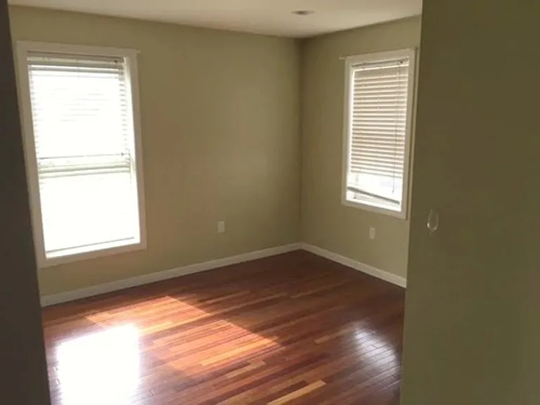 355 Pearl St #8 — Photo 6