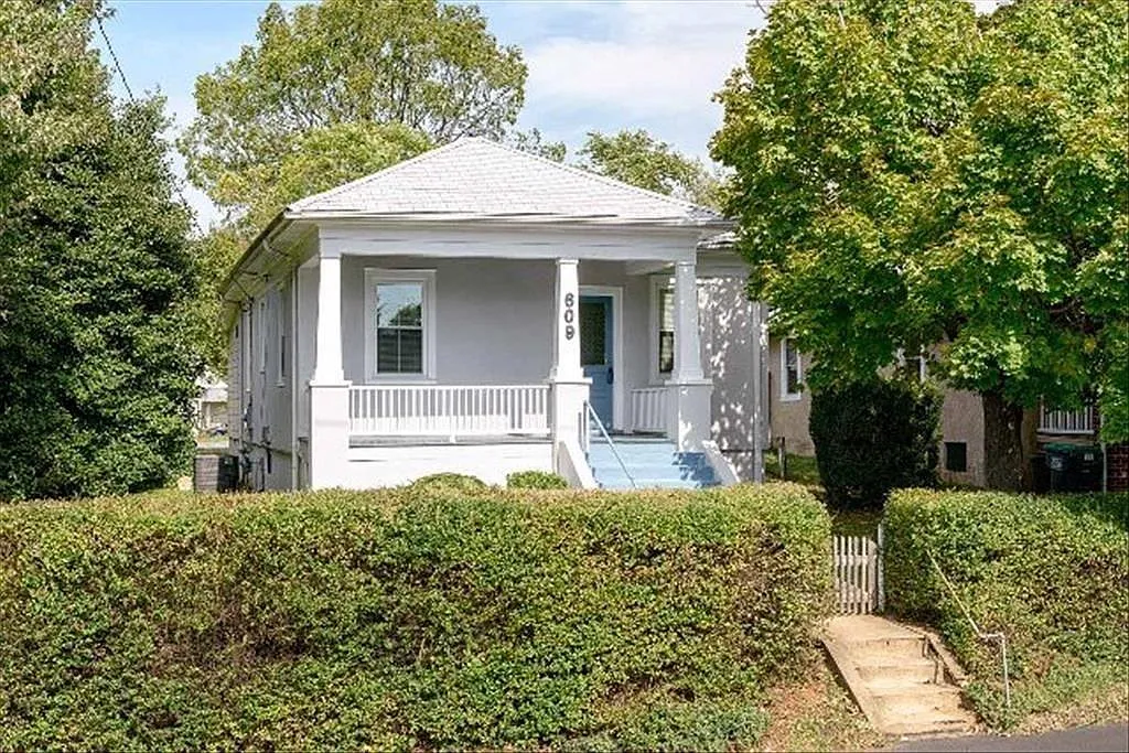 609 Elliott Ave photo 1