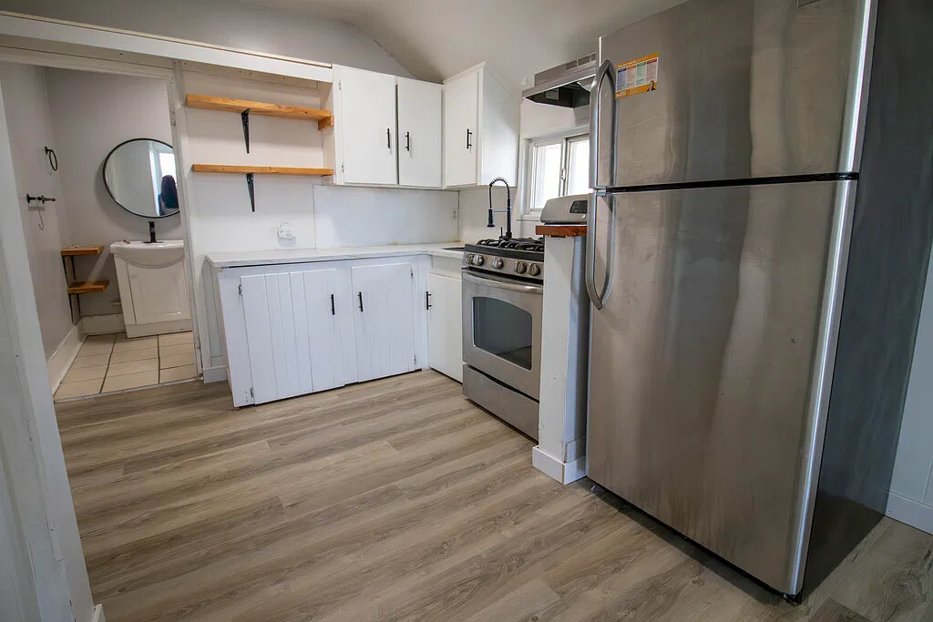 53 Vine Street South — Photo 1