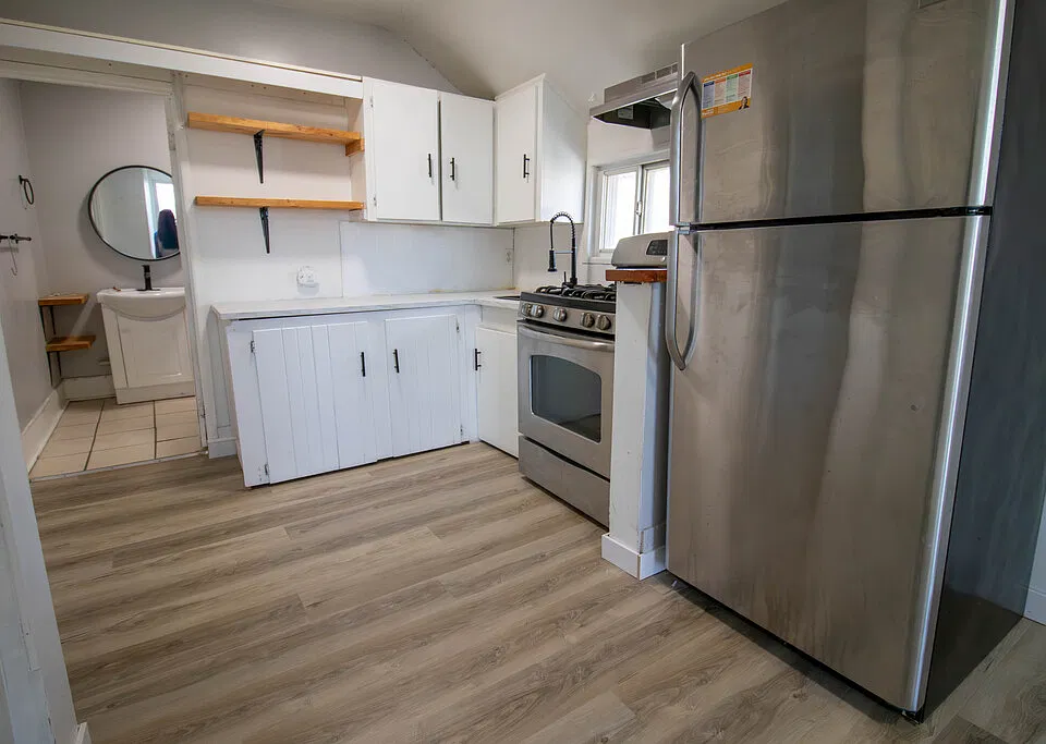53 Vine St S