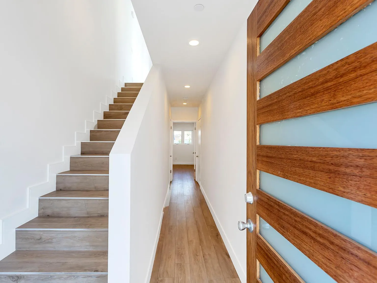 2520 Thurman Ave — Photo 4