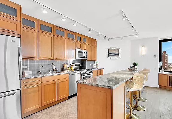 3rd image of 1619 3rd Ave #20GH