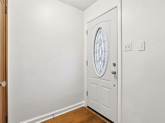 4th image of 702 Hemlock Dr