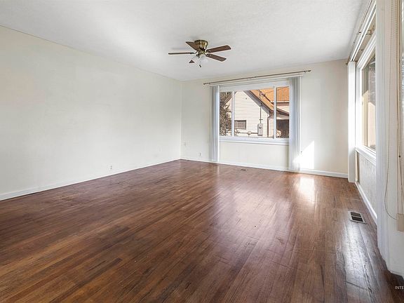 3rd image of 1256 Elm St