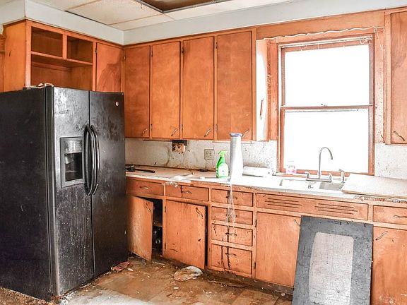 4th image of 535 S Vine St