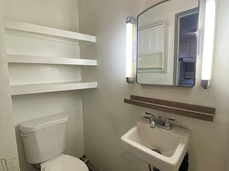 Cheney Studio Apartment Available 7/10 — Photo 10