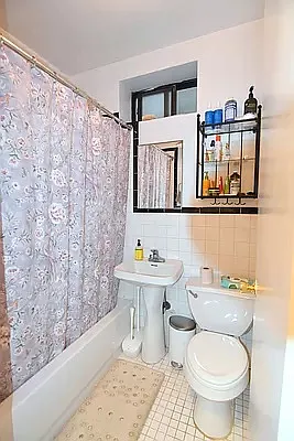 Rented by Manhattan Spaces | media 23