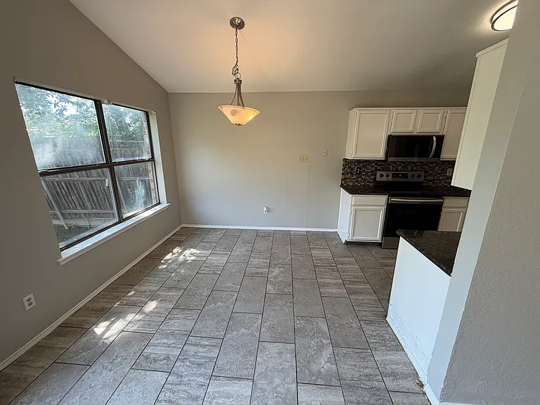 222 Lydia Cir — Photo 15