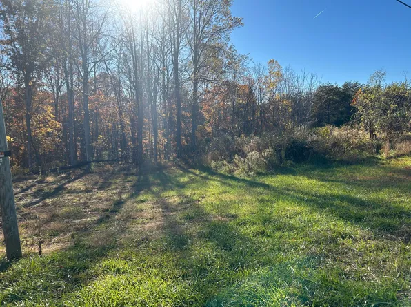 90 Two Oaks Ln, Rocky Mount, VA 24151