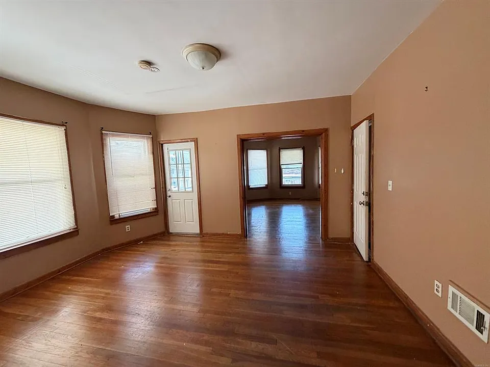 1662 Fairfield Ave #2