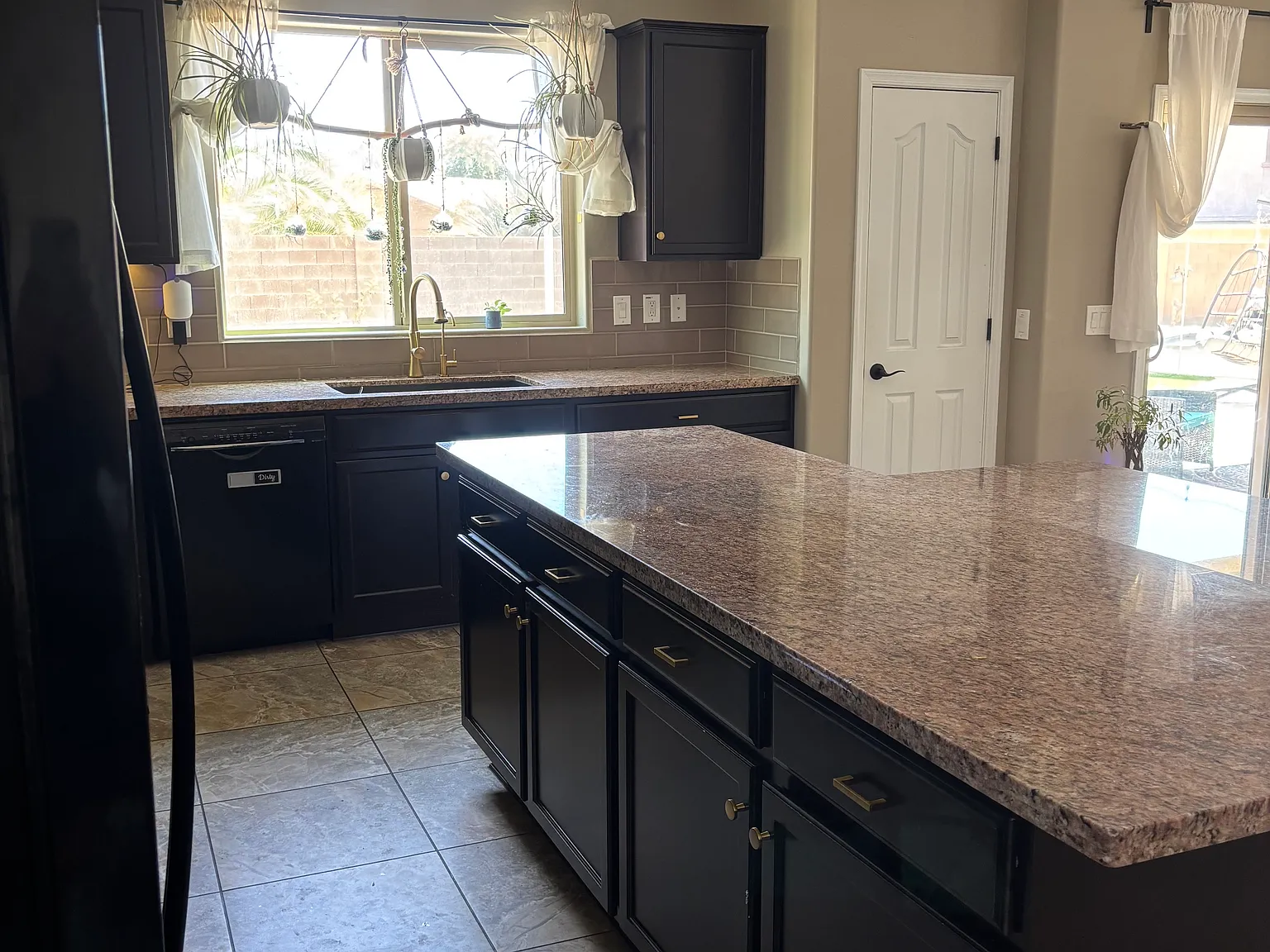 3 bed, 2097 sqft, $2,795 — Photo 4
