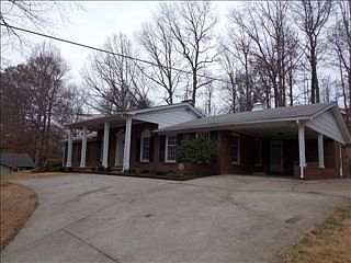2nd image of 131 London Bridge Dr