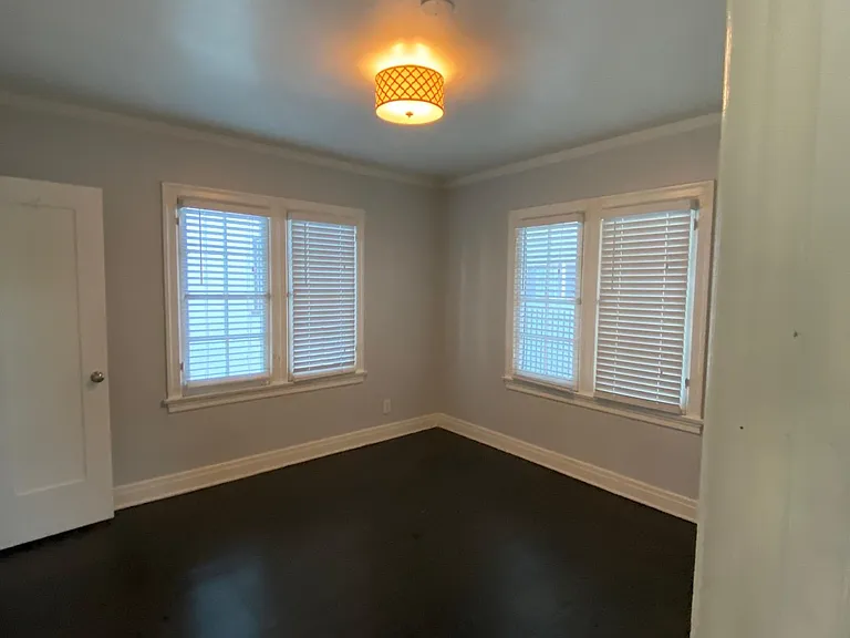 1173 S Norton Ave — Photo 9