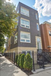 2135 W Adams St APT 2, Chicago, IL, 60612