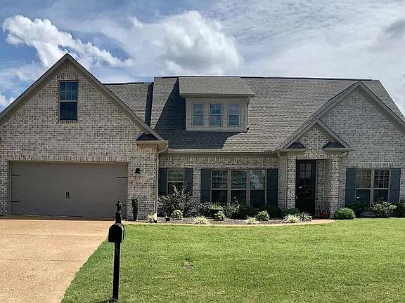 2nd image of 32 Nathan Dr