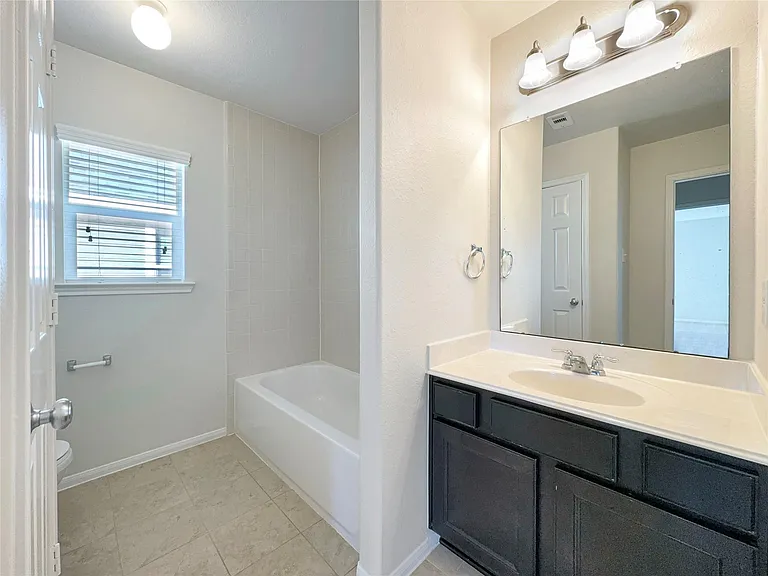 8311 Bay Oaks Dr — Photo 13