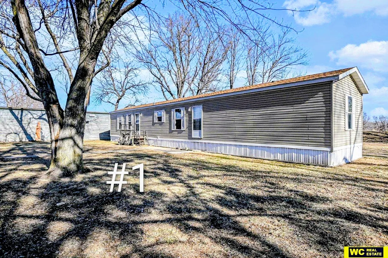 950 Bridge St — Photo 1