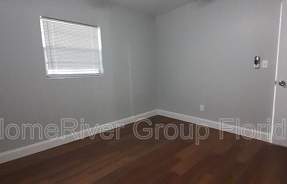5th image of 2513 N Beaumont Ave