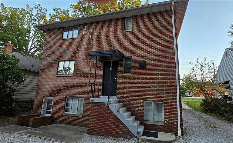 617 E Robinson Ave — Photo 3